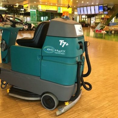 Fregadora de suelos tennant T7+ limpiadora